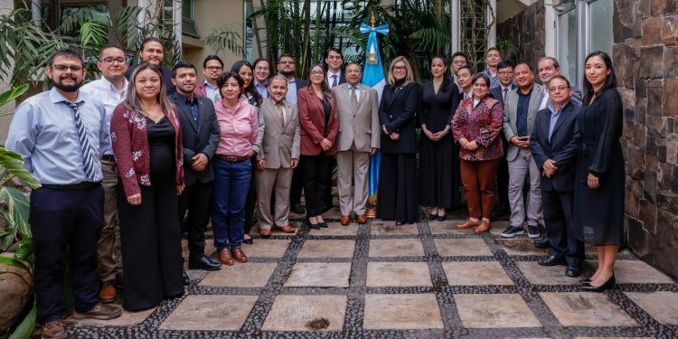 Ruta del Chip: República de China (Taiwán) capacita a ingenieros guatemaltecos. / Foto: Mineco.