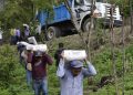 Mano a Mano: Entregan cemento para sustitución de piso de tierra en Huehuetenango y Quiché