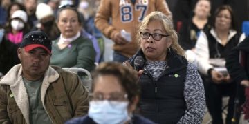 El idioma que más se habla en Estados Unidos aparte del inglés es el español.