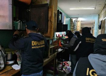 Esta es la segunda ocasión en el mes que las fuerzas de seguridad intervienen los sectores donde se alojan integrantes del grupo conocido como los paisas. / Foto: PNC