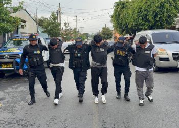 Una intensa operación policial se desarrolló en la zona 7 capitalina luego de que agentes de la PNC detectaran a presuntos sicarios de la MS en actitud sospechosa. / Foto: PNC