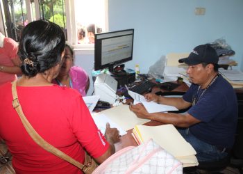 Madres firman cartas de corresponsabilidad para acceder al Bono Social en Jocotán y Camotán