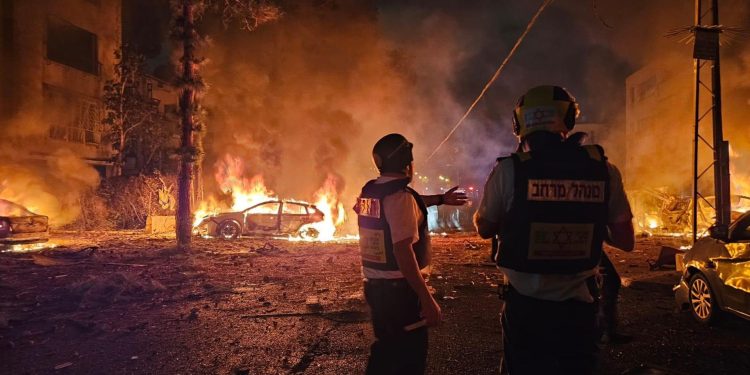 Los ataques entre Israel e Irán persisten a pesar de los llamados a detener el conflicto que amenaza a todo Oriente Medio.