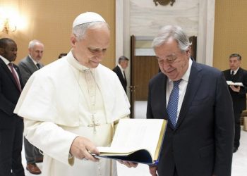El papa León XIV junto al secretario general de la ONU António Guterres, durante su reunión en el Vaticano. /Foto: EFE