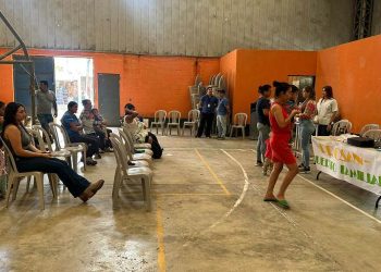 Capacitan a madres de familia en huertos familiares