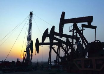 El petróleo de Texas aumenta más de cuatro por ciento ante conflicto en Oriente Medio.