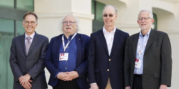 Los cuetro premios Nobel que advierte sobre los riesgos de las políticas de Trump para la investigación científica.