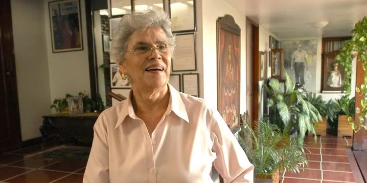 Violeta Barrios de Chamorro, la primera mujer del continente que ocupó la Presidencia, en una foto de archivo.