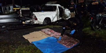 Aseguran cargamento de cocaína que era trasladado en un picop. / Foto: PNC.