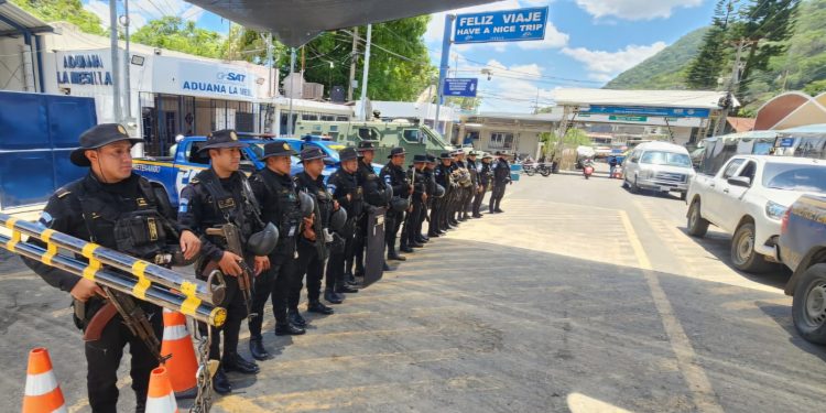 Las autoridades guatemaltecas mantienen comunicación y coordinación directa con el Ejército mexicano. A través de patrullajes conjuntos./ Foto: PNC