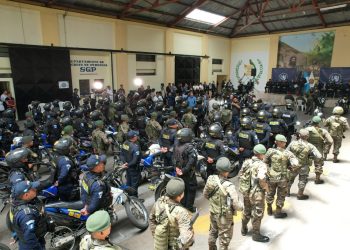 Comisarías 12, 15 y 31 reciben refuerzo con 144 agentes y 72 motos