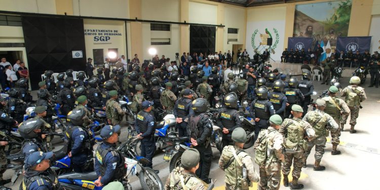 Comisarías 12, 15 y 31 reciben refuerzo con 144 agentes y 72 motos