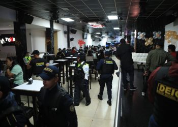Autoridades clausuraron centros nocturnos tras operativos de inspección. (Foto: Mingob)