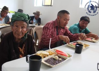 Garantizan el derecho a la alimentación en Santa Lucía La Reforma, Totonicapán