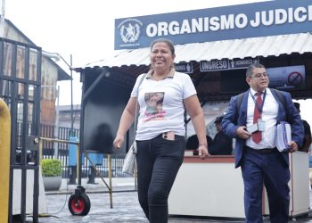 Anabella Chacón tras recibir la noticia sobre el caso de su hija Melisa Palacios. / Foto: Instituto de la Víctima.