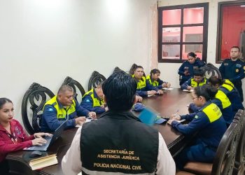 Capacitan a policía municipal de La Libertad para fortalecer seguridad local y atención ciudadana