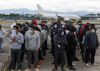 EE. UU. retorna a guatemalteco deportado. / Foto: archivo EFE.