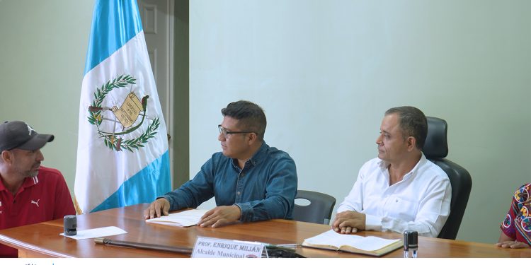 Convenios permitirán mejorar caminos rurales en Santa Cruz El Chol, Baja Verapaz