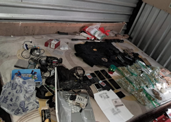 Durante los registros, los agentes identificaron una estructura asociada a la mara "Salvatrucha". / Foto: PNC.