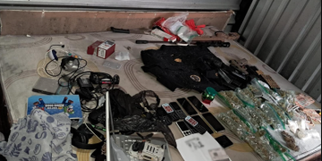 Durante los registros, los agentes identificaron una estructura asociada a la mara "Salvatrucha". / Foto: PNC.