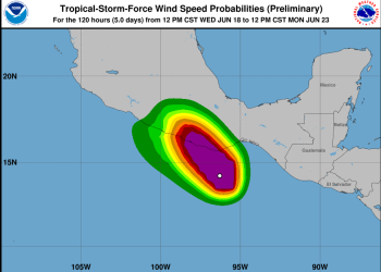 Huracán Erick alcanza la categoría 2. / Foto: NHC NOAA.