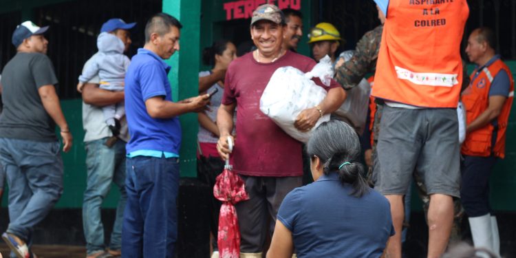 Entrega de kits de emergencia fortalece la preparación comunitaria en San José La Máquina