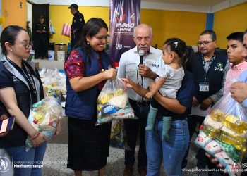 Familias de San Gaspar Ixchil y Cuilco son beneficiadas con insumos alimenticios