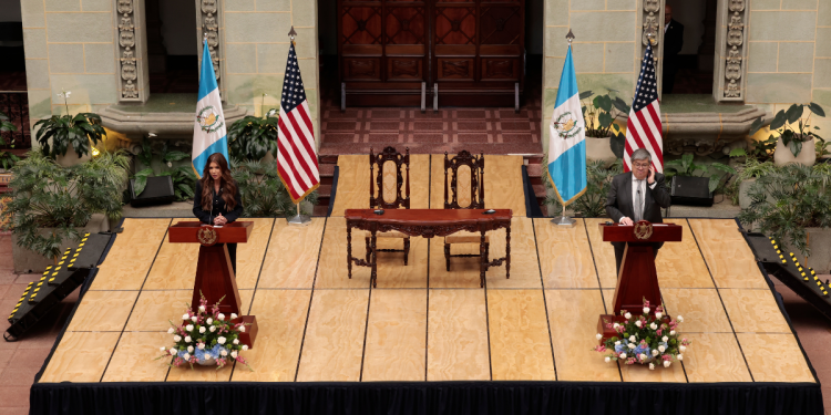 El acuerdo firmado entre Guatemala y Estados Unidos es sobre seguridad aeroportuaria y no de tercer país seguro.