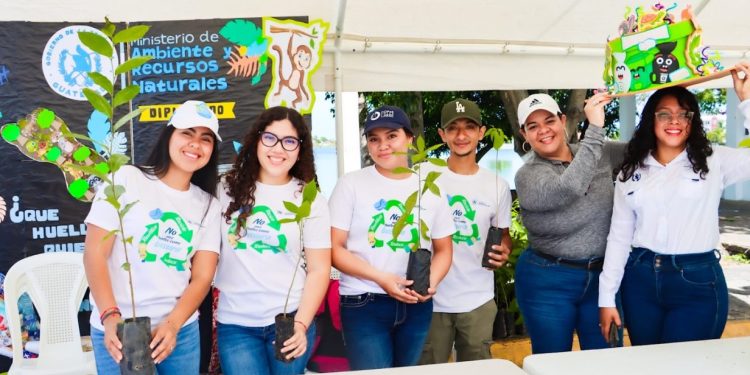 En Petén conmemoran el Día Mundial del Medio Ambiente con entrega simbólica de árboles