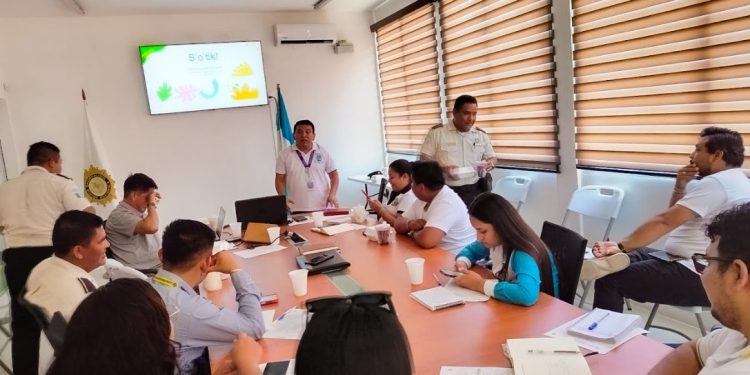 Reunión interinstitucional por la niñez y adolescencia en Petén