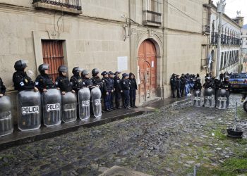 Requisa en Centro Preventivo para Mujeres de Quetzaltenango. / Foto: / PNC.