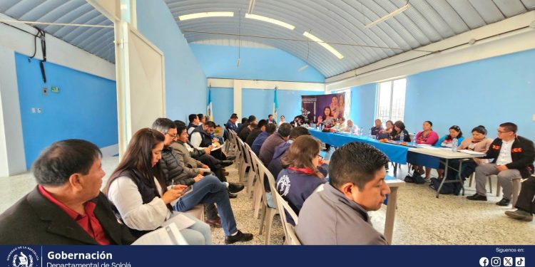 Gobierno y autoridades locales fortalecen agenda territorial en Santa Lucía Utatlán