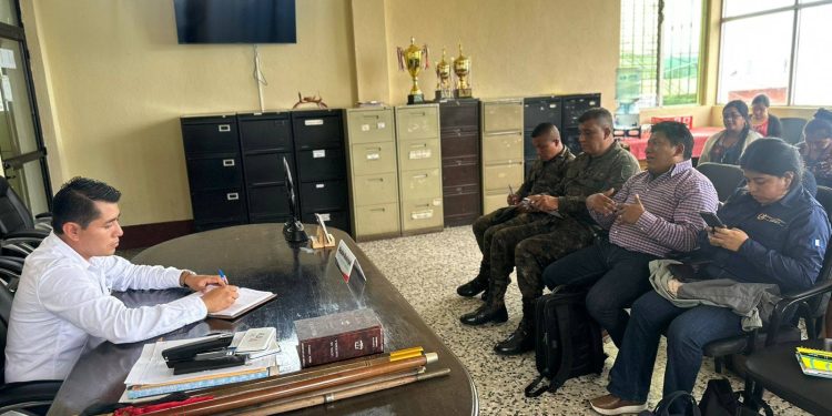 Dan seguimiento a las acciones en materia de seguridad para Santa Cruz La Laguna, Sololá