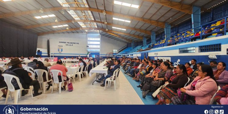 Fodes entrega lote de tubería a comunidades de Sololá para mejorar el acceso a servicios básicos