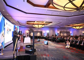 El presidente Bernardo Arévalo, durante la presentación del informe del primer año de la Estrategia Nacional de Inclusión Financiera.