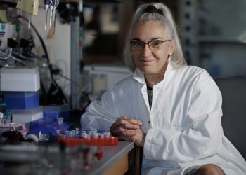Una biofísica avisa del peligro que tiene el sistema científico de EE. UU. “de romperse”