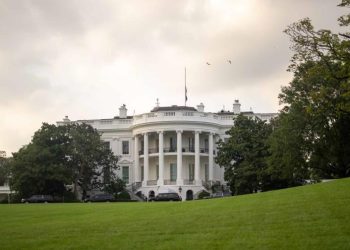 La medida del gobierno estadounidense incluye a los inmigrantes con residencia legal en ese país.