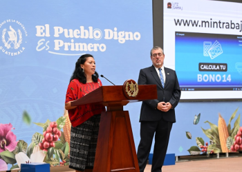 Ministra de trabajo Miriam Roquel, en conferencia de prensa. / Foto: Byron de la Cruz