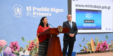 Ministra de trabajo Miriam Roquel, en conferencia de prensa. / Foto: Byron de la Cruz