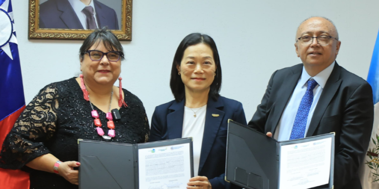 República de China (Taiwán) realizó el cuarto desembolso de fondos para la prevención y control del Fusarium Raza 4 Tropical. (Foto: MAGA)