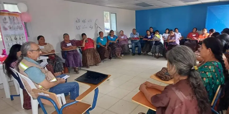 Más de 160 comadronas participaron en Diálogos Interculturales del Proyecto Crecer Sano. (Foto: MSPAS)