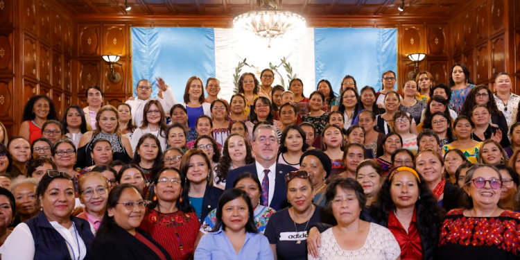 El presidente Bernardo Arévalo participó en la presentación de Lineamientos de Políticas de Gestión 2025-2029 de la Seprem. (Foto: Gilber García)
