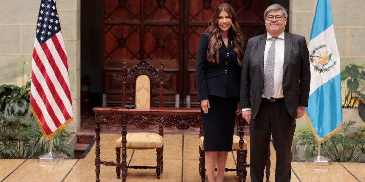 El documento fue suscrito el pasado jueves 26 de junio en Ciudad de Guatemala por el ministro Francisco Jiménez y la secretaria del DHS, Kristi Noem. / Foto: Noé Pérez.