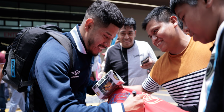 Guatemala estalla en emoción al recibir a sus héroes de la Copa Oro 2025