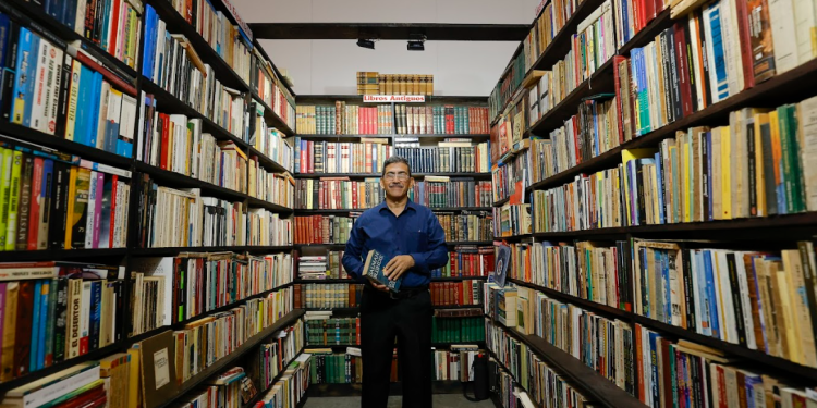 Filgua integra editoriales con libros en idiomas mayas. (Foto: Gilber García)