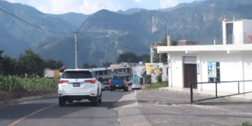 CIV supervisa tramos carreteros en Sololá. (Foto: CIV)