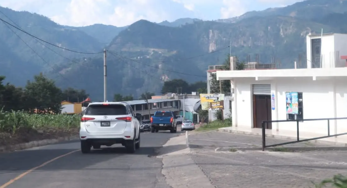 CIV supervisa tramos carreteros en Sololá. (Foto: CIV)