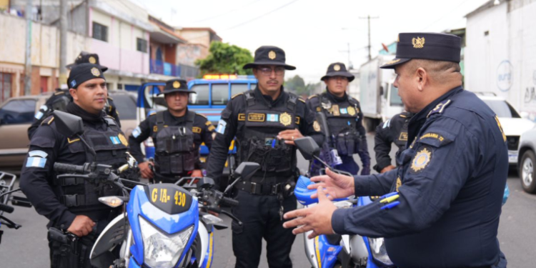 La PNC intensifica las acciones de seguridad en diferentes zonas de la capital. (Foto: PNC)