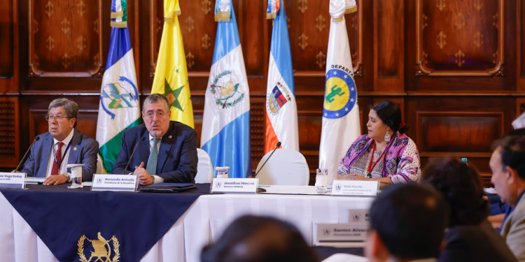 Encuentro regional con alcaldes del nororiente del país.