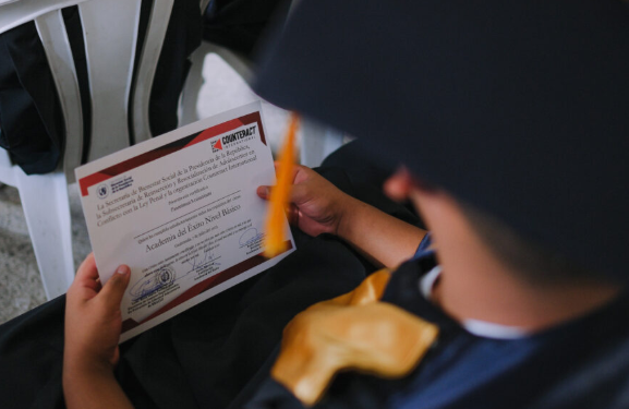 Adolescentes culminan programa formativo de vida de la SBS